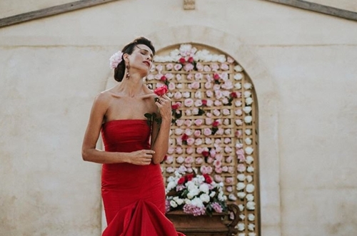 Siêu mẫu U50 trẻ trung mơn mởn nhờ 12 phút tắm thần kỳ - 8