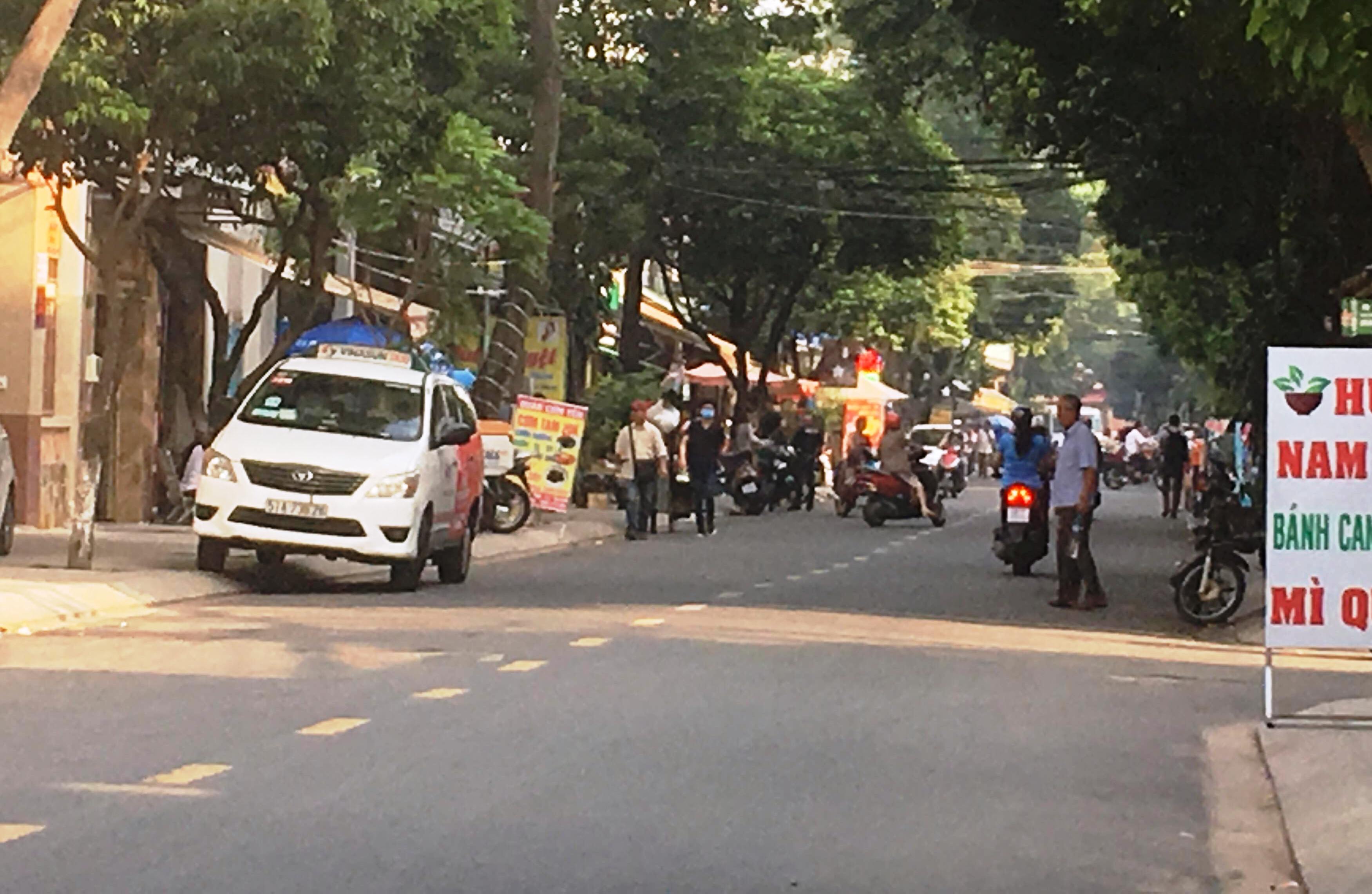 Truy bắt cướp trên phố Sài Gòn, thanh niên bị đâm nhiều nhát - 1