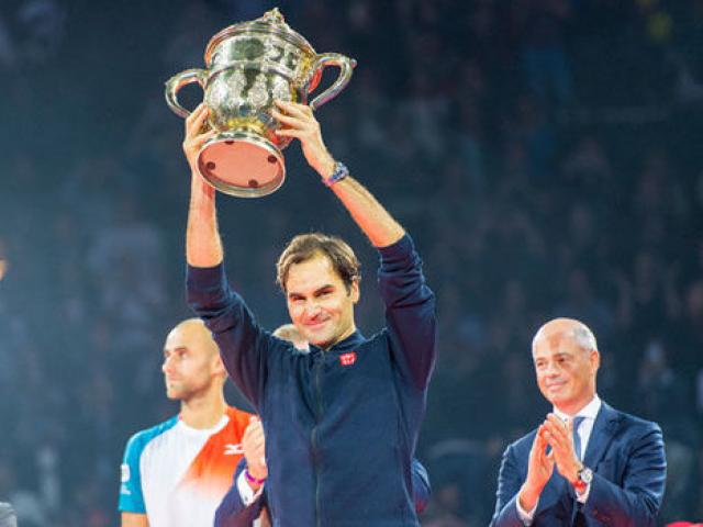 Thể thao - Federer "biến gỗ thành vàng": 1 cú vung tay giật ngay 34 triệu đồng