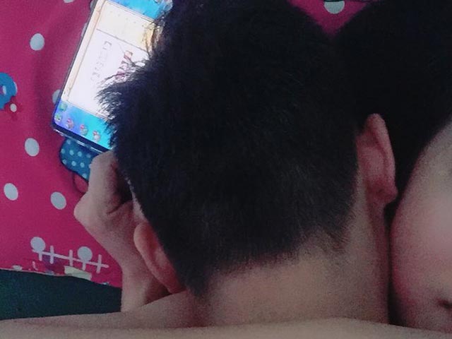 Bạn trẻ - Cuộc sống - Chồng chơi game khi đang “làm chuyện ấy” vợ liền làm điều này để "ăn miếng, trả miếng"