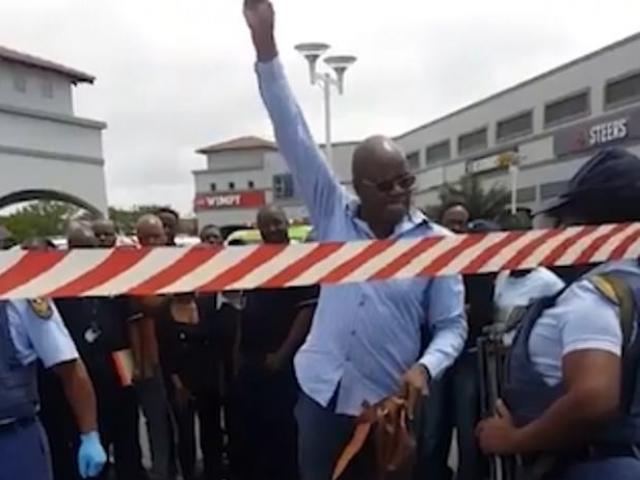 Thế giới - Cái kết của kẻ giật túi người đàn ông có súng ở Nam Phi