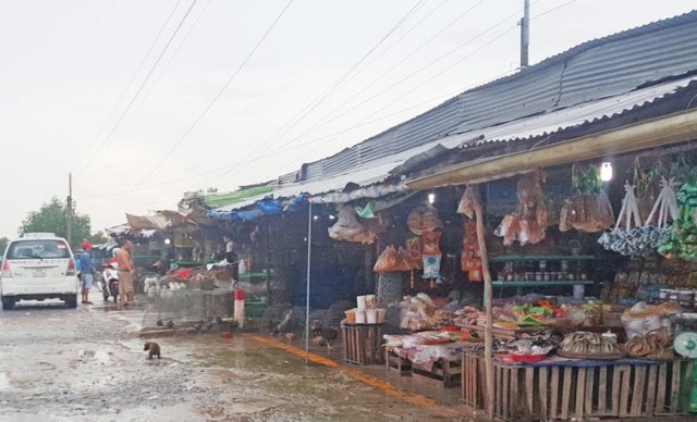 Chợ động vật hoang dã lớn nhất miền Tây vẫn còn... hoang dã - 1