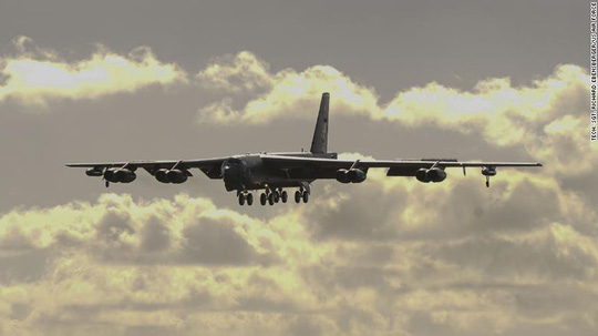 Mỹ đưa máy bay ném bom B-52 tới vùng nhạy cảm ở biển Đông - 1