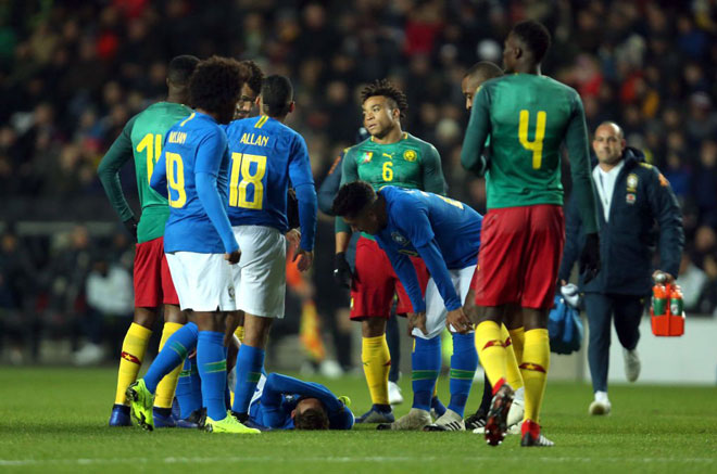 Brazil - Cameroon: Vận đen Neymar, SAO 50 triệu bảng rực sáng - 1