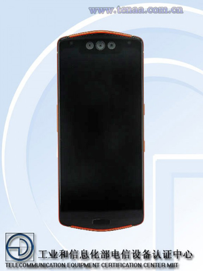 Xuất hiện smartphone có 3 camera selfie "nhái" Vertu - 2
