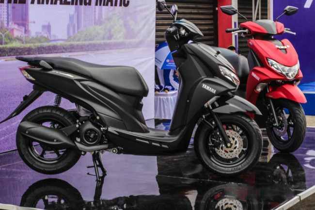 Trong đó bản tiêu chuẩn có giá là 18,5 triệu IDR &#40;29,6 triệu VNĐ&#41;; bản S có giá là 19,7 triệu IDR &#40;31,6 triệu VNĐ&#41;; và bản S ABS có giá là 22,5 triệu IDR &#40;36,0 triệu VNĐ&#41;.