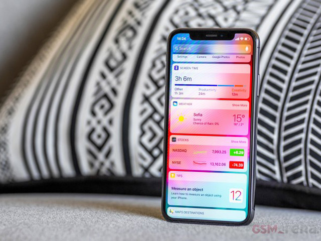 Apple ”sốc” nặng vì doanh số bán iPhone 2018 giảm