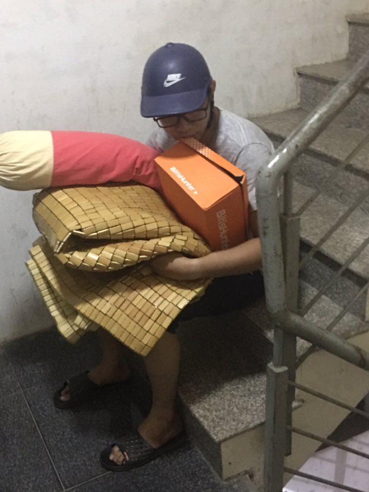 Nhậu về muộn bị vợ cho canh cửa, chồng đưa ra lời khuyên khiến ai cũng bật cười - 1