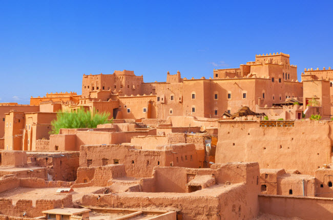 Ouarzazate, Ma-rốc: Nằm ở chân dãy nũi Atlas, thị trấn sa thạch này đã trở thành bối cảnh lý tưởng cho những bộ phim như “Gladiator”, “Lawrence xứ Ả Rập” và “Xác ướp”.