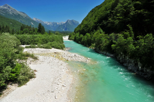 Thung lũng sông Soca, Slovenia: Khi bộ phim “Biên niên sử Narnia: Hoàng tử Caspian” gây tiếng vang lớn, bối cảnh của bộ phim ở Slovenia đã giúp thu hút du khách tới đất nước này để trải nghiệm thực tế.