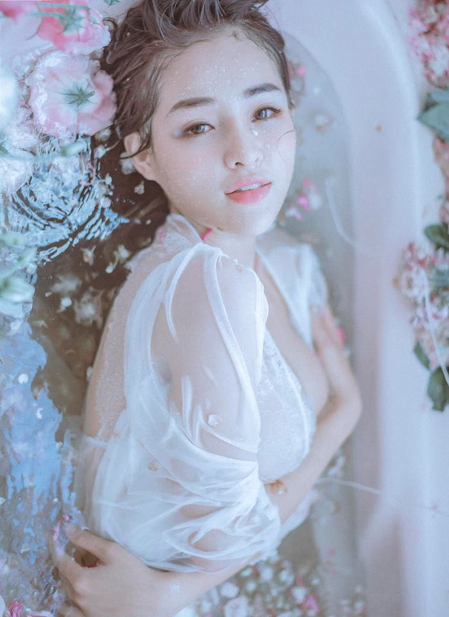 &#34;Cứ là chính mình và tiếp tục sống là chính mình không hại đến ai là được&#34;.