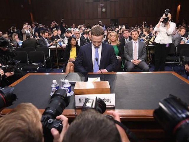 Mọi điều cần biết về bê bối mới nhất của Facebook và Mark Zuckerberg