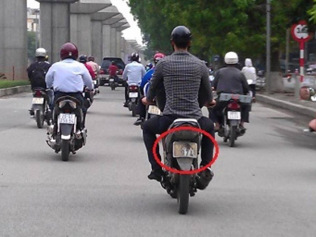 Xe máy - Xe đạp - Sử dụng xe có biển số mờ bị phạt bao tiền?