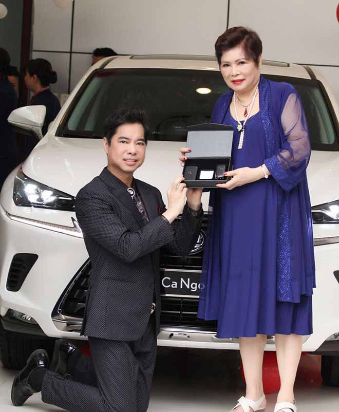 24h HOT: Chi Pu cởi áo lót khoe ngực trần táo bạo, gây tranh cãi nảy lửa - 3