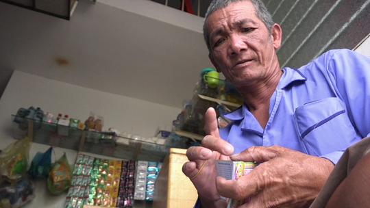 "Người đàn ông tật nguyền làm chuyện “quái gở” lên đường nhận giải thưởng - 1