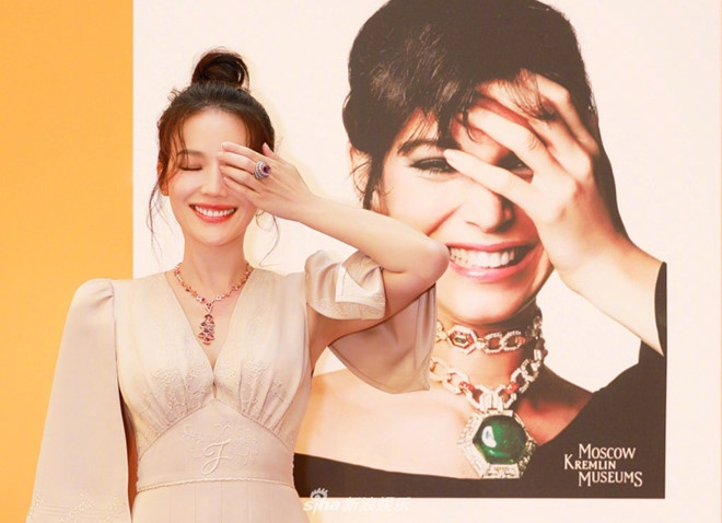 Ngỡ ngàng nhan sắc "nữ hoàng phim nóng": U50 trẻ như gái 18 - 3