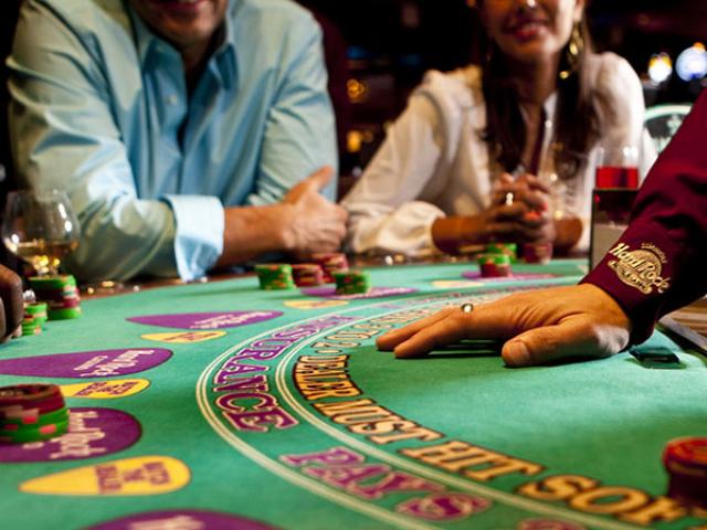 Tin tức trong ngày - Quý ông Việt sẽ bị casino “cấm cửa” nếu vợ làm điều này