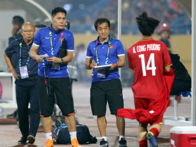 Bóng đá - HLV Park Hang Seo, trợ lý Lee Young Jin muốn Công Phượng làm điều đặc biệt
