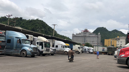 Xuất hàng tiểu ngạch qua Trung Quốc lắm rủi ro - 1