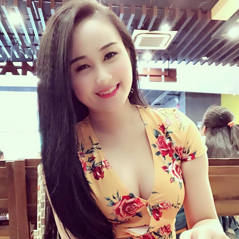 Phong cách đời thường quyến rũ của bạn gái cầu thủ Tiến Linh - 7