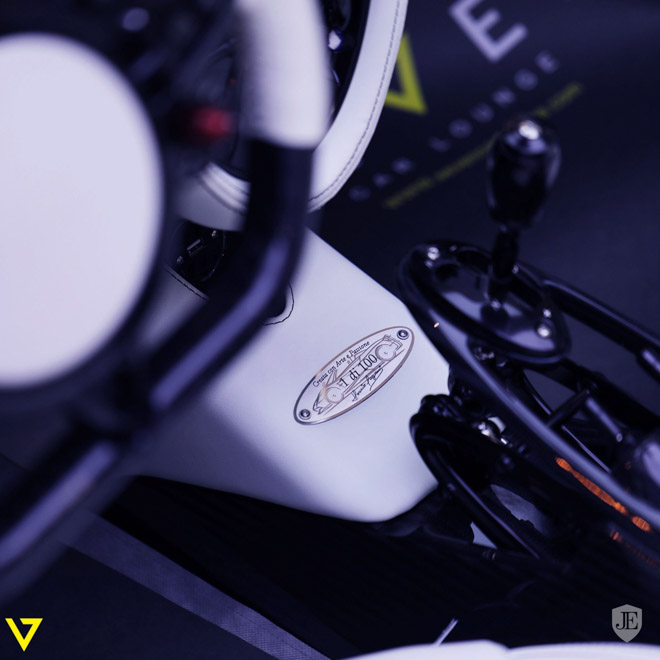 Siêu phẩm Pagani Huayra Roadster "1 of 100" được rao bán - 6