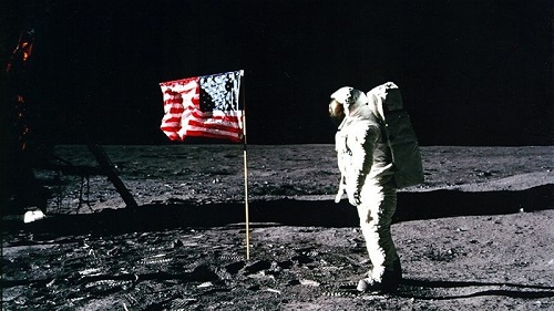 Nga sẽ kiểm tra người Mỹ có thật sự đặt chân lên mặt trăng? - 1