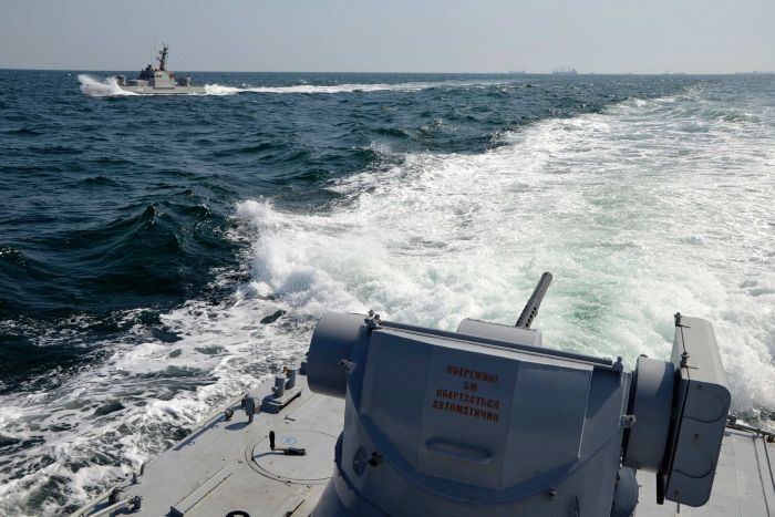 Bị Nga bắt sống 3 tàu chiến, toàn bộ quân đội Ukraine sẵn sàng chiến đấu - 1