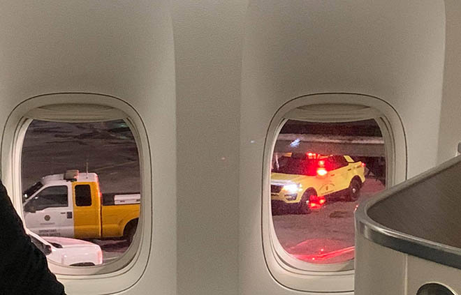 Chuyến bay của Đan Trường từ Mỹ về nước bị chấn động, hạ cánh gấp sau 20 phút - 2