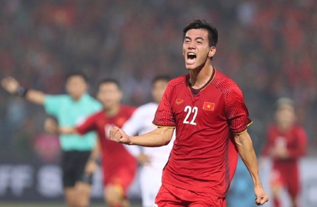 Tiền đạo Tiến Linh là người ghi bàn mở tỉ số cho tuyển Việt Nam trong trận chiến với tuyển Campuchia (AFF Cup 2018) vào tối 24/11. 