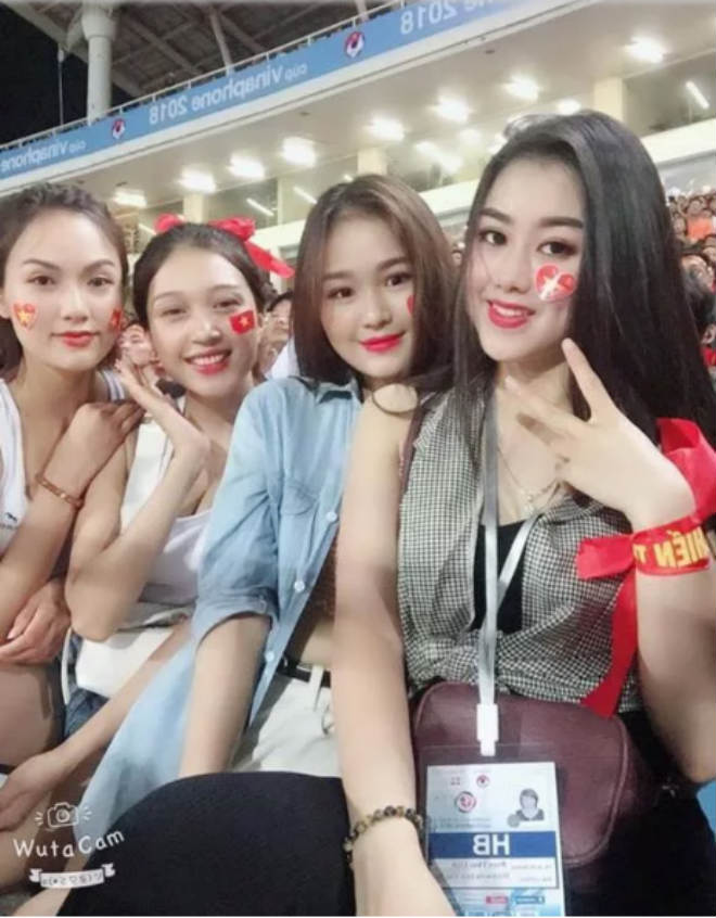 Hot girl quyến rũ nhất AFF Cup: Fan Việt đọ sắc mỹ nhân Thái Lan - 15