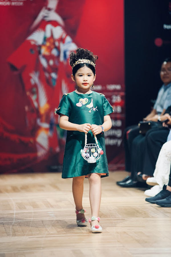 Á Hậu Nhí Thế Giới 2018 nổi bật nhất Tuần thời trang Malaysia - 3