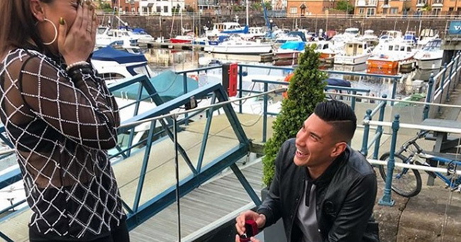 2 cô bồ sexy của thủ môn Philippines rời AFF Cup trước bán kết với VN - 10