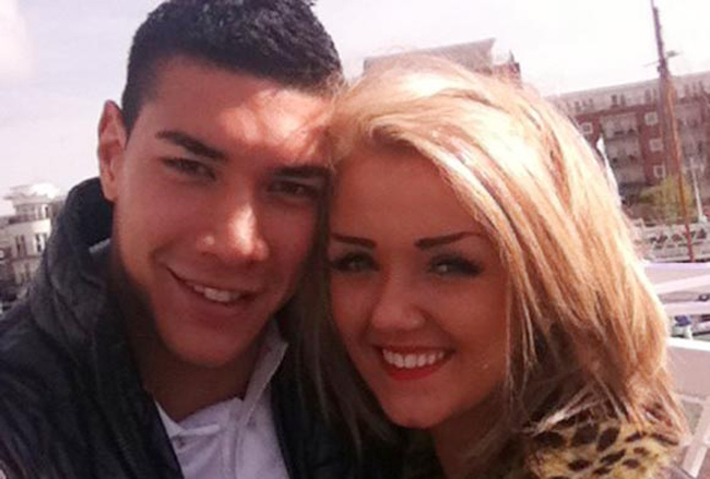 2 cô bồ sexy của thủ môn Philippines rời AFF Cup trước bán kết với VN - 2