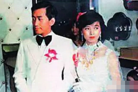 Sốc với 3 điều kiện trúng tuyển làm tình trẻ của nữ tỷ phú 61 tuổi 5 đời chồng - 3