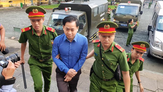 Nóng 24h qua: Người đánh nhân viên hàng không tại sân bay Thọ Xuân khai lý do &#34;ra tay&#34; - 2
