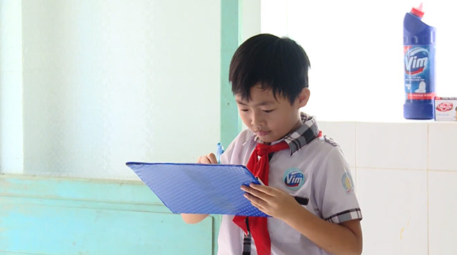 Nhà vệ sinh trường học: Xây dễ, giữ khó? - 2