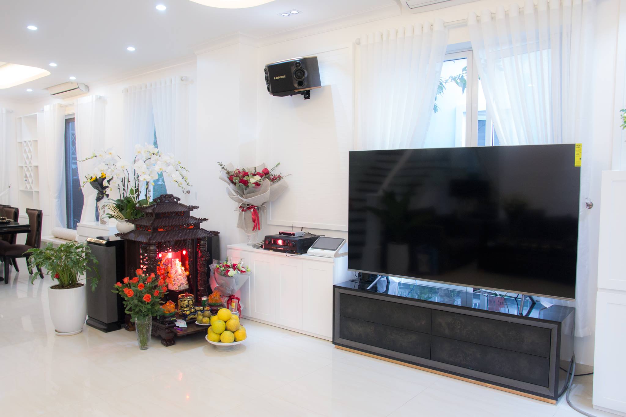 Nam ca sỹ "sưu tầm sổ đỏ", mở tiệc tân gia hàng trăm khách mời tại biệt thự 20 tỷ - 3