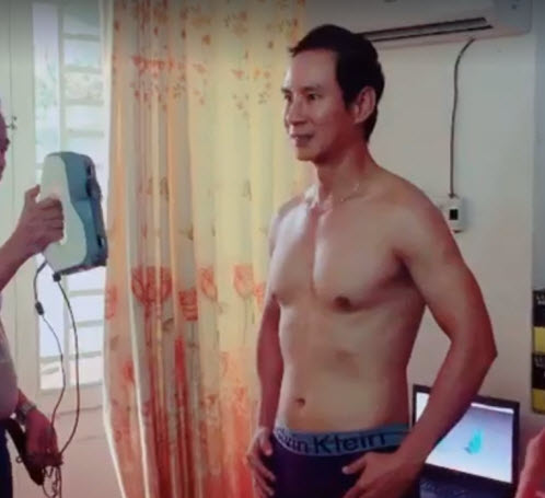 Hoài Linh và Lý Hải hơn kém nhau 1 tuổi nhưng body "một trời một vực" - 3