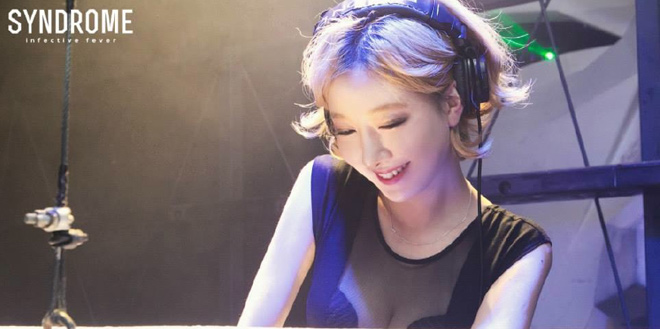 Nữ DJ gợi cảm sắp sang Việt Nam có thân thế khó ngờ - 4