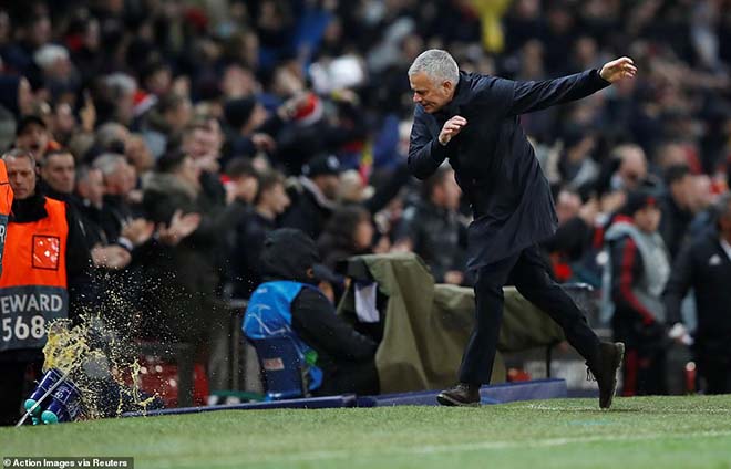 MU vất vả giành vé C1: Mourinho trông chờ vận may đến bao giờ? - 2