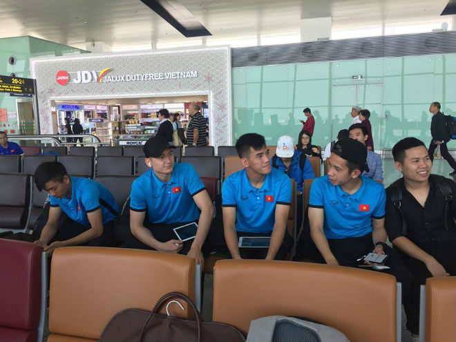 ĐT Việt Nam đến Philippines: Vất vả 3 tiếng chờ nhập cảnh ở Bacolod - 7
