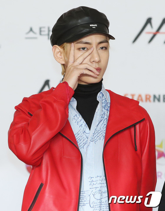 Mỹ nữ "bức tử" vòng 1 làm lu mờ hơn 150 ngôi sao khác trên thảm đỏ - 2