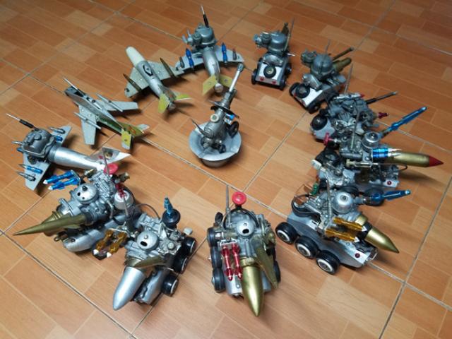 Thị trường - Tiêu dùng - Bộ sưu tập xe tăng, máy bay có một không hai của lão nông Hà Nội