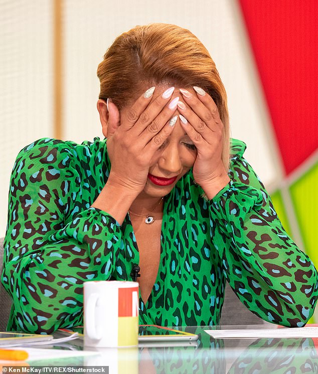 Sốc với tiết lộ bí mật tình dục của vợ chồng nữ giám khảo "The X Factor" - 2