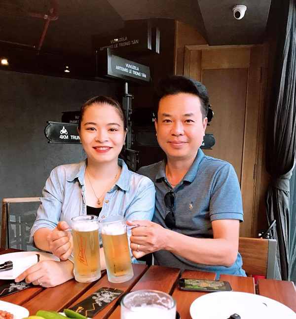 Bài dự thi My Happiness (số 14): Nhìn cách anh nắm tay, khoảng cách tuổi tác bị xóa nhòa - 5