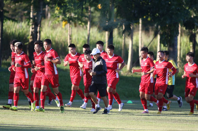 ĐT Việt Nam: Thầy Park tung chiêu, Công Phượng - Quang Hải &#34;sạc lại pin&#34; - 8