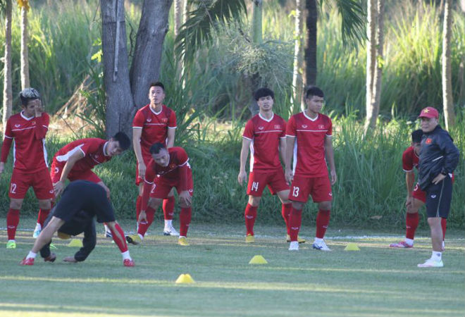 ĐT Việt Nam: Thầy Park tung chiêu, Công Phượng - Quang Hải &#34;sạc lại pin&#34; - 4