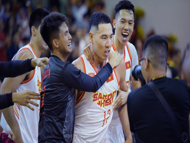 Thể thao - Mãn nhãn bóng rổ: Sài Gòn Heat đè bẹp đối thủ ngay trên đất khách