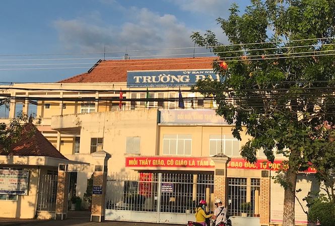 Cô giáo trẻ kể lại chuyện tình buồn với tiến sĩ nhiều vợ - 1