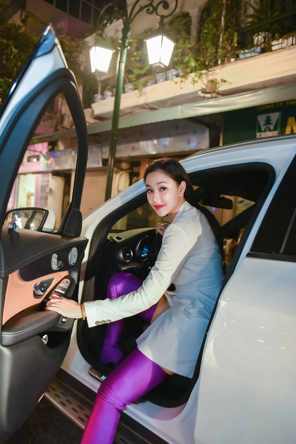 Hồng Quế lần đầu lộ diện sau khi sửa mũi khoằm - 7